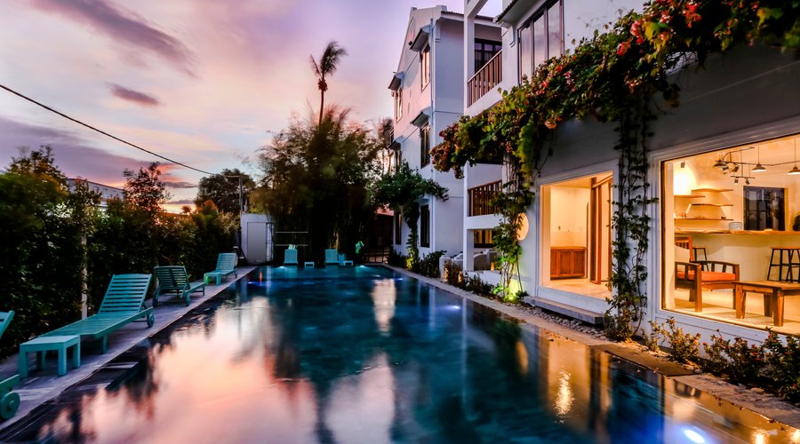 Pool / bar