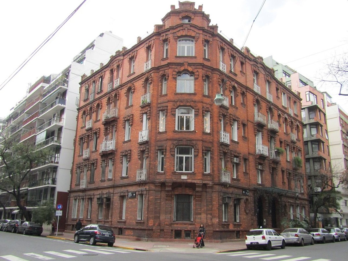 La Colorada, un edificio de estilo neoclásico