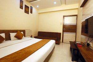 Room & Suite