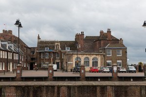 Bank House Hotel in King's Lynn, image may contain: Neighborhood, City, Arch, Condo