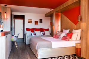 Room & Suite