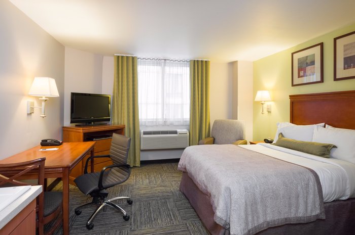 Candlewood Suites New York City- Times Square Rooms: Pictures & Reviews ...