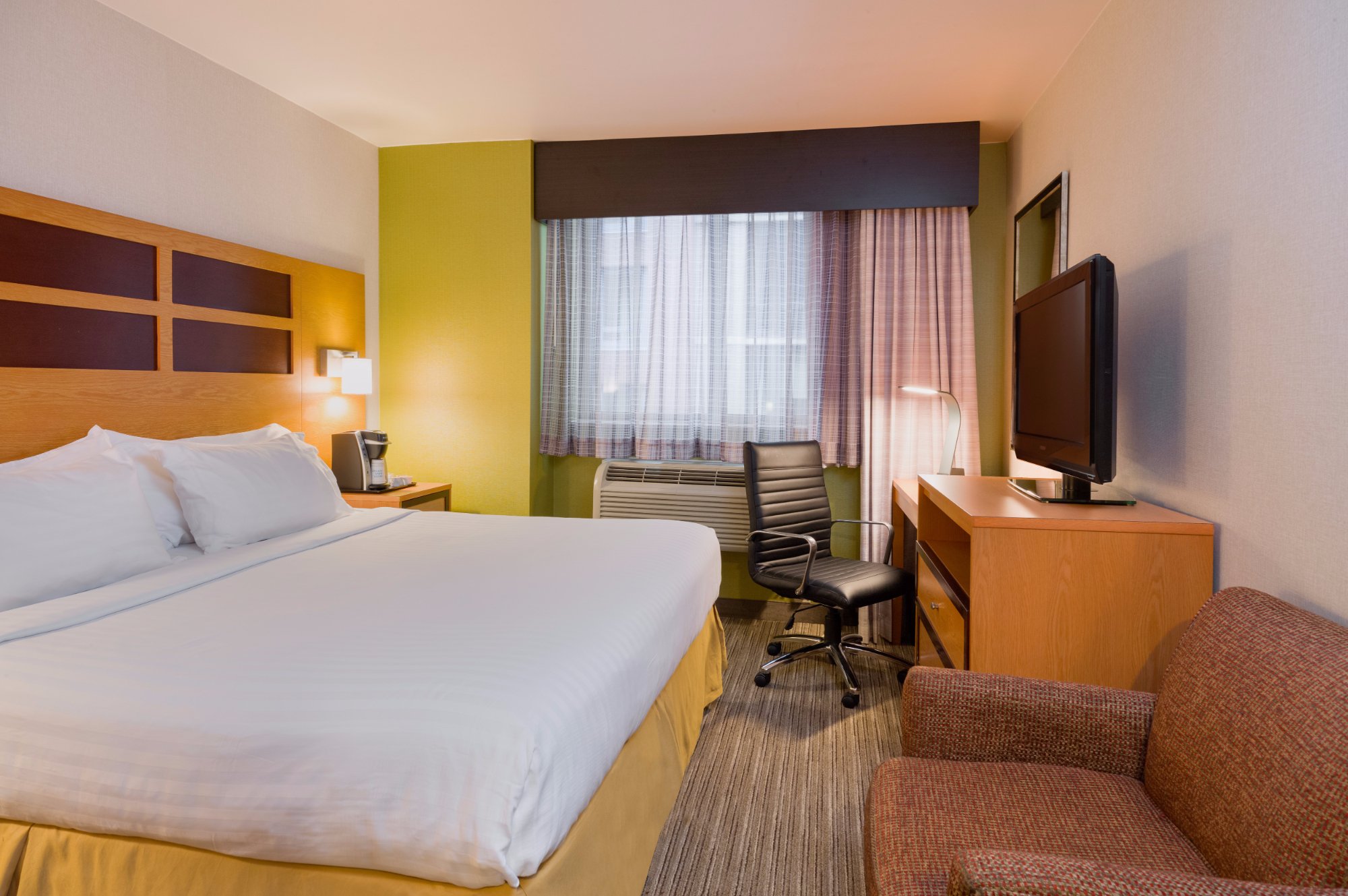 Hotel photo 42 of Holiday Inn Express New York City Times Square, an IHG hotel.