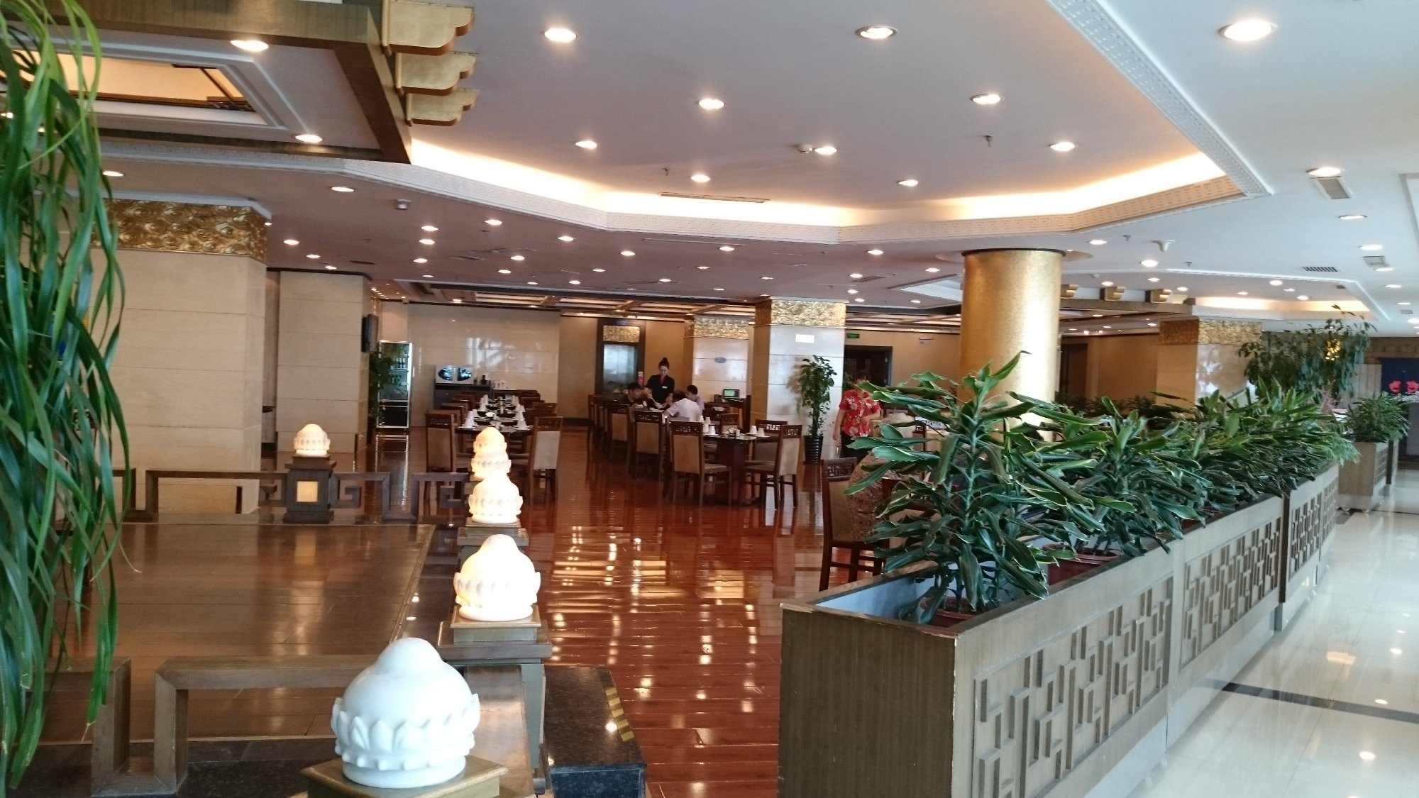 Hotel photo 2 of Bay Shore Hotel.
