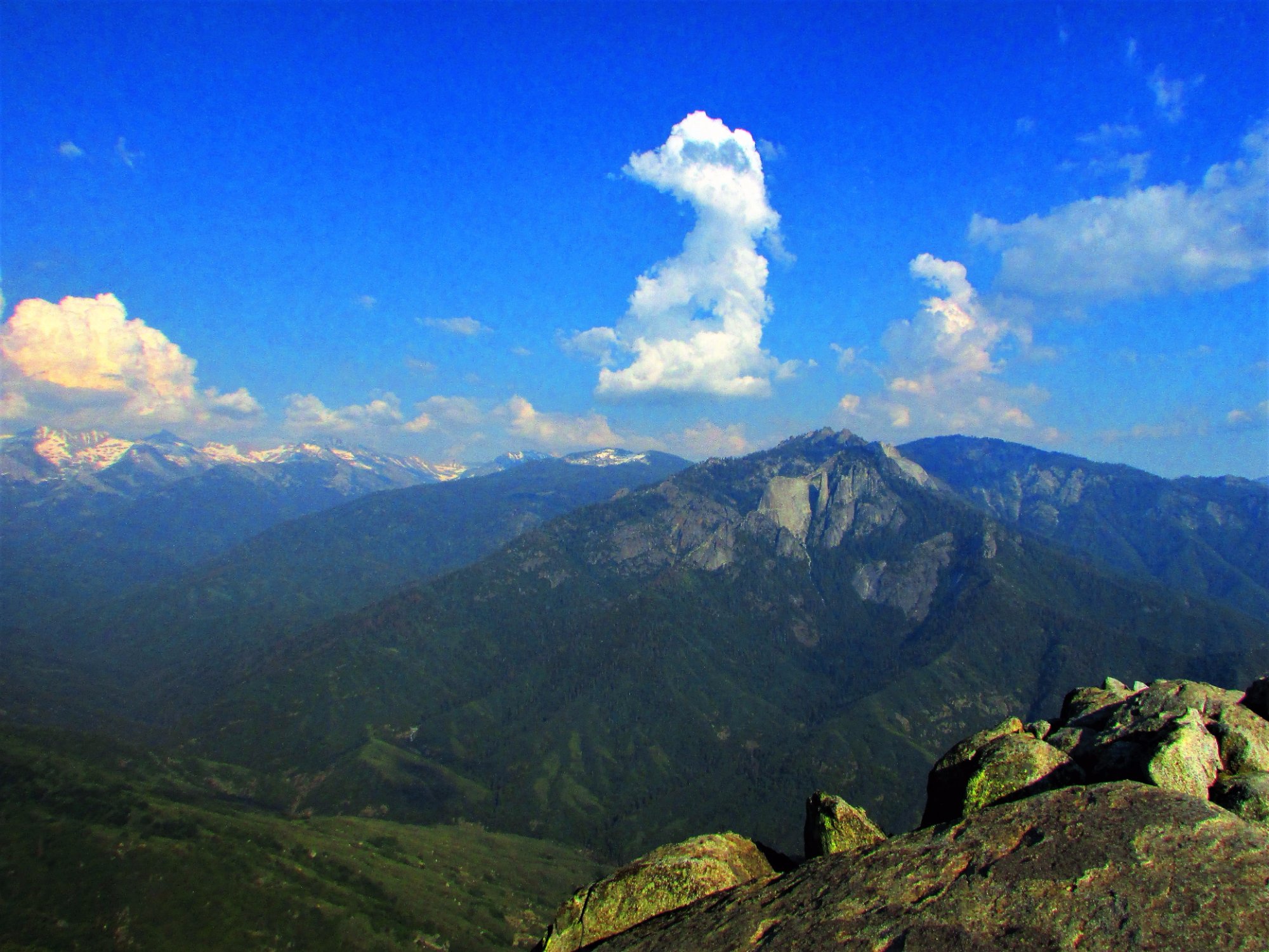 Moro rock outlet trail