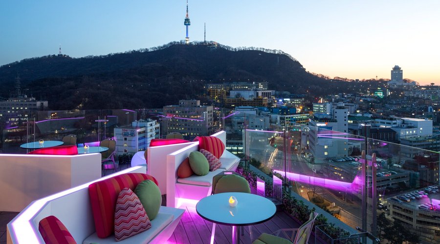 Le Style Rooftop Bar