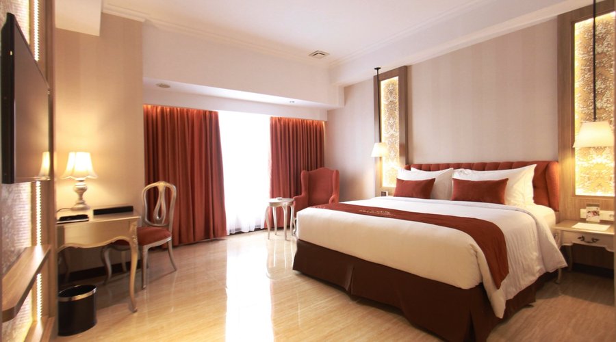 Deluxe Queen Room (Smoking Room)