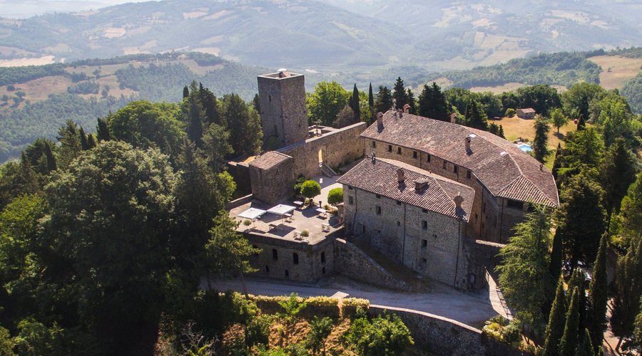 Castello di Petroia - vista aerea 