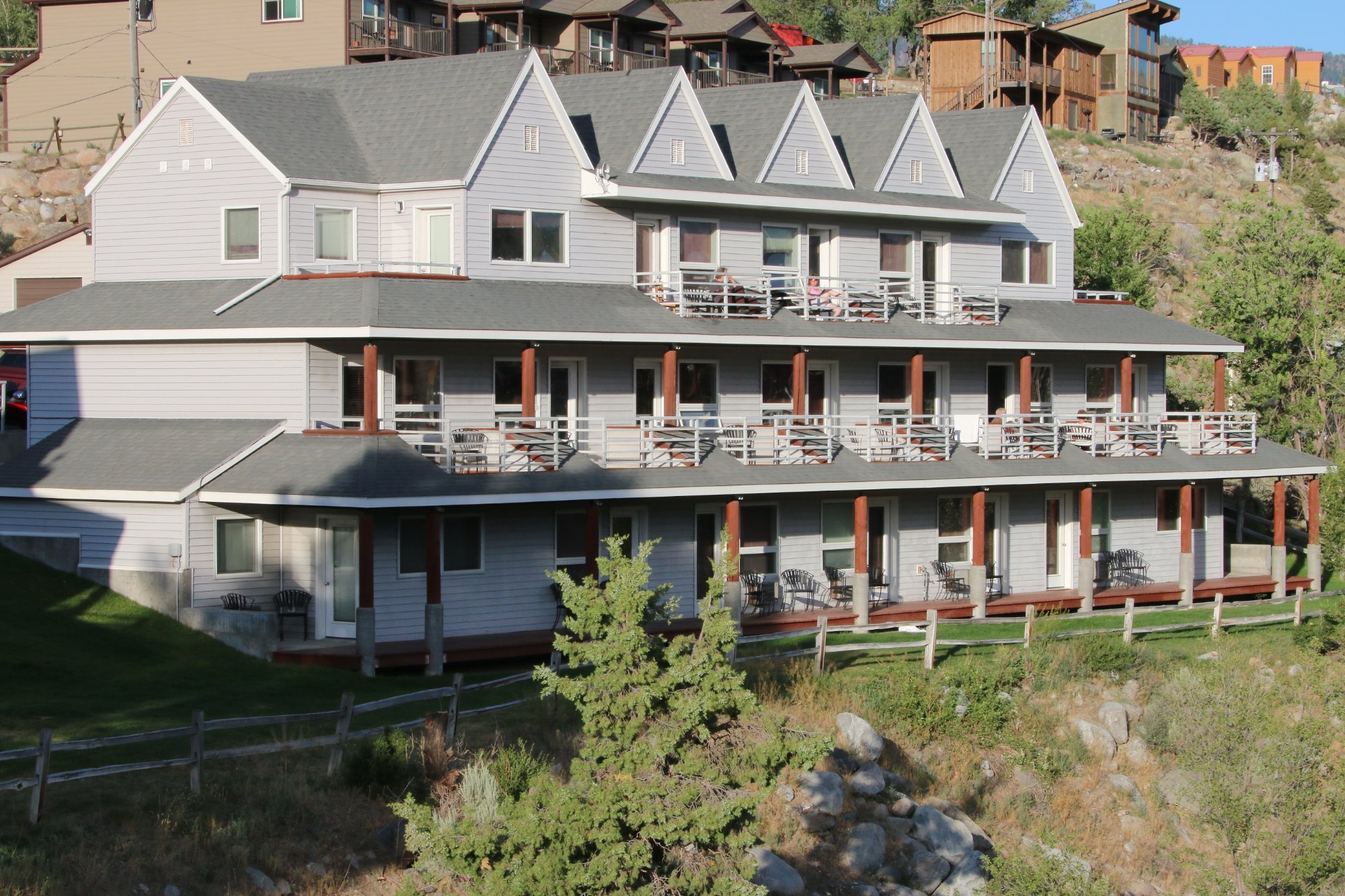 Absaroka Lodge by null