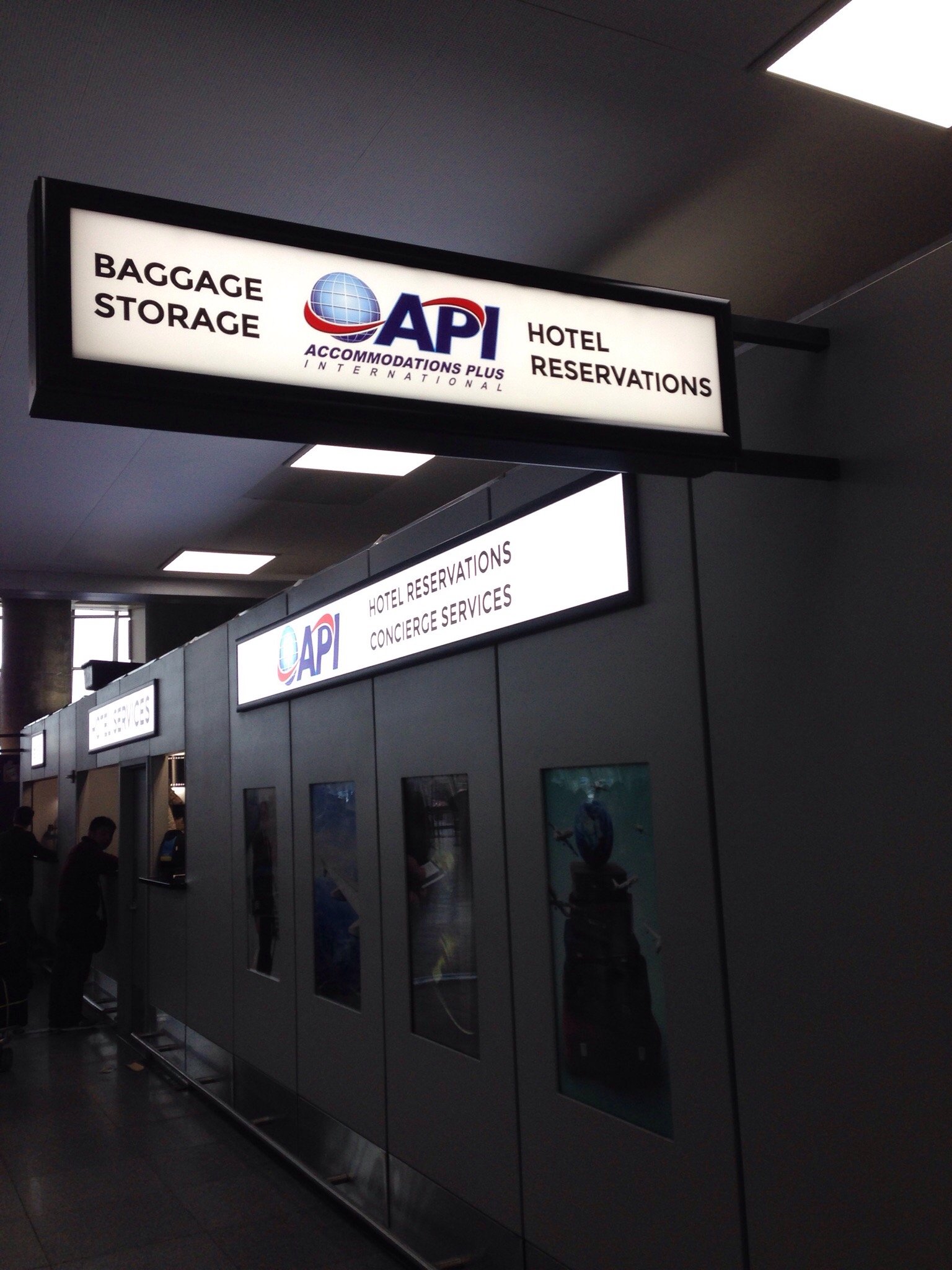 jfk airport luggage storage terminal 1