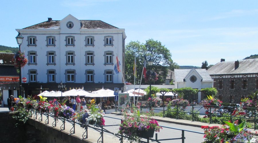 Brasserie-Restaurant Le Baron with its lovely terrace, situated at the top of the Waterfalls of 