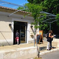 Poussez la porte de l'Office de Tourisme!! Notre équipe et ses bons plans vous attendent!!