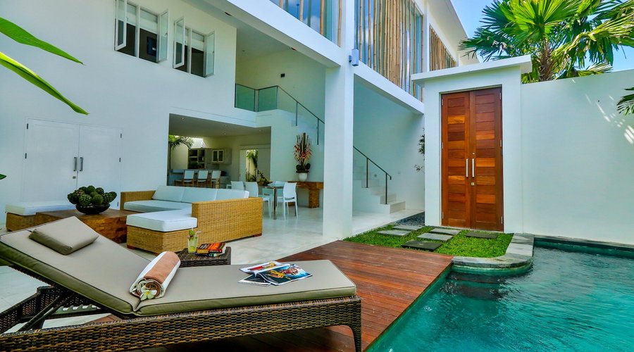 Villa Merta Sari 10 Villa 2 Pool deck