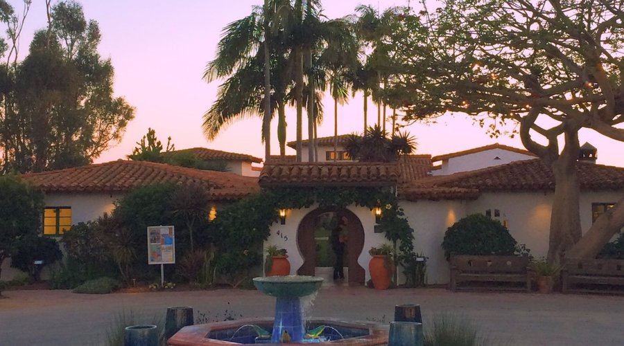The entrance to Casa Romantica at sunset before a performance