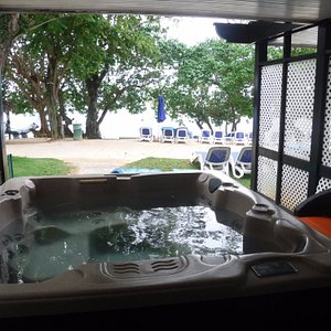 Nude beach jacuzzi premium suite at Hedo