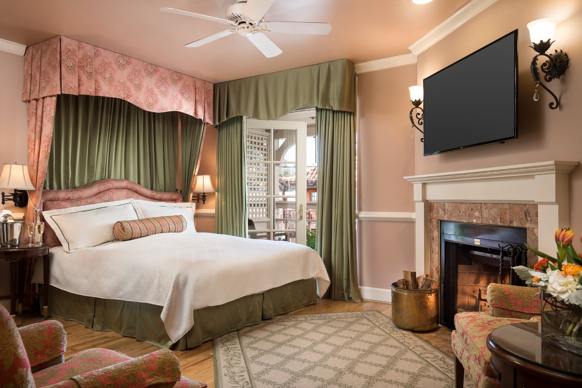 Hotel photo 8 of Spindrift Inn.