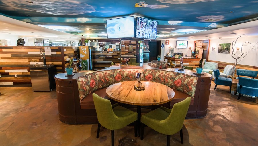 Hiking Hawaii Cafe