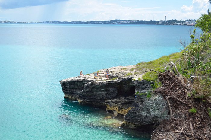 Cliff diving spot - ranging from 20 ft - 40 ft heights