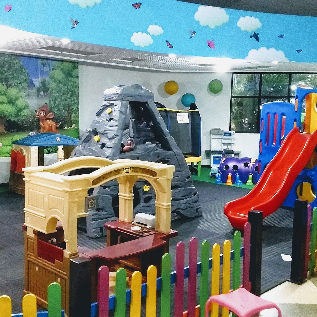 Parque infantil tematizado en Fuenmayor: La viña de la diversión