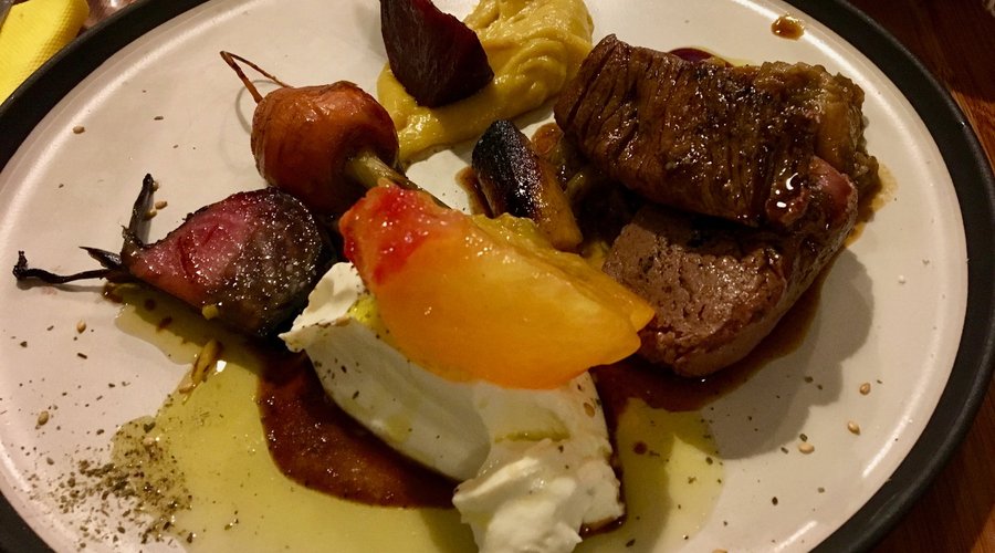 Filet de mouton bio des Pyrénées Poêlé, Aubergine au miso, Carottes glacées