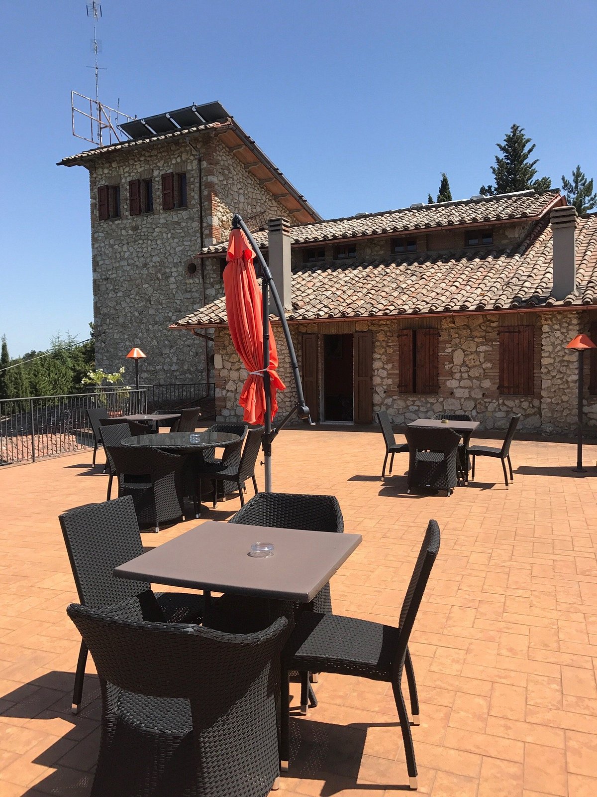 LA TORRE AI MARI (Sarteano) - Hotel Reviews, Photos, Rate Comparison ...