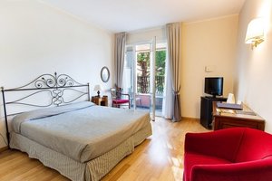Room & Suite