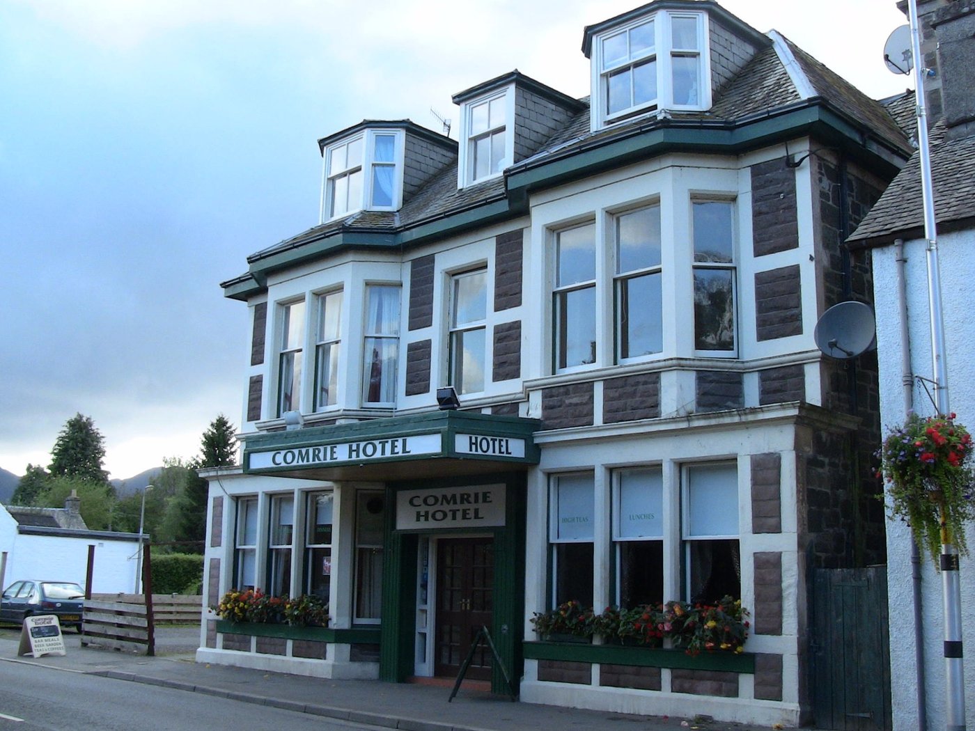 COMRIE HOTEL - Reviews, Photos