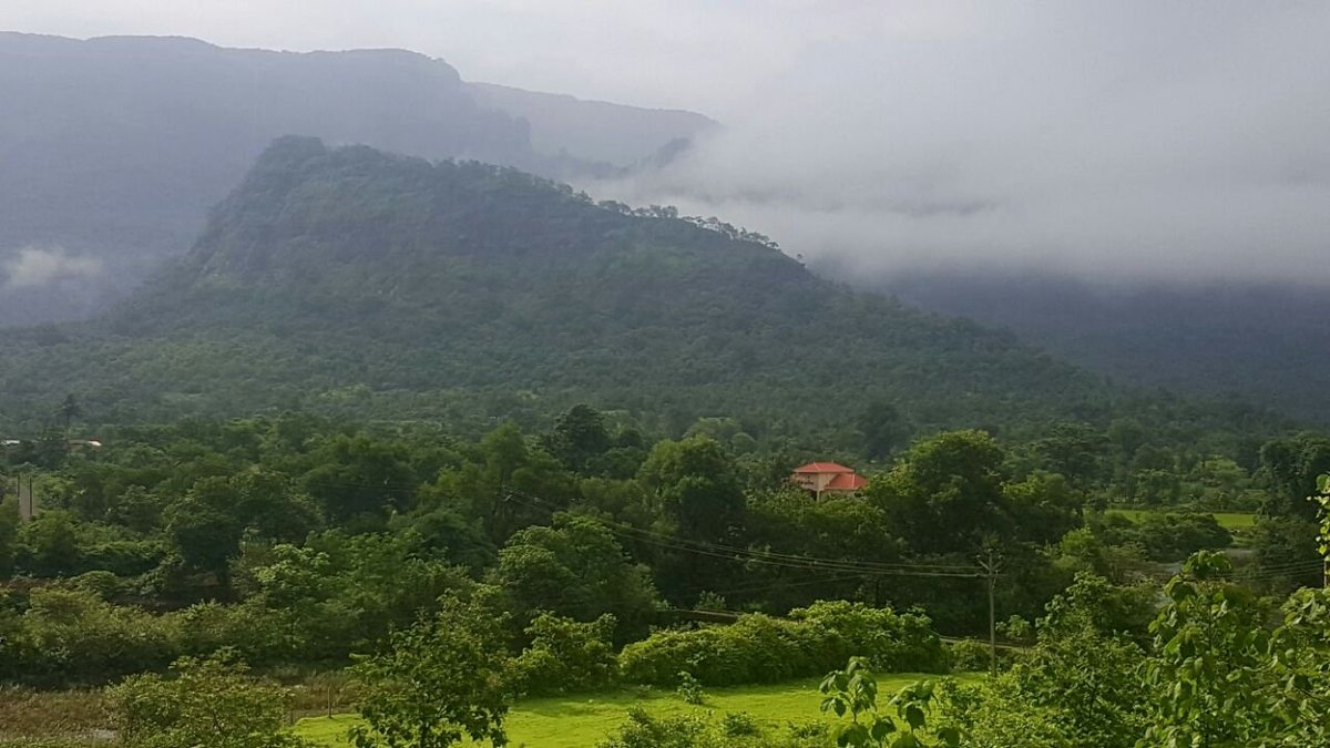 BY THE FOOTHILLS-FARM VILLA & TENTS - Prices & Hostel Reviews (Raigad ...