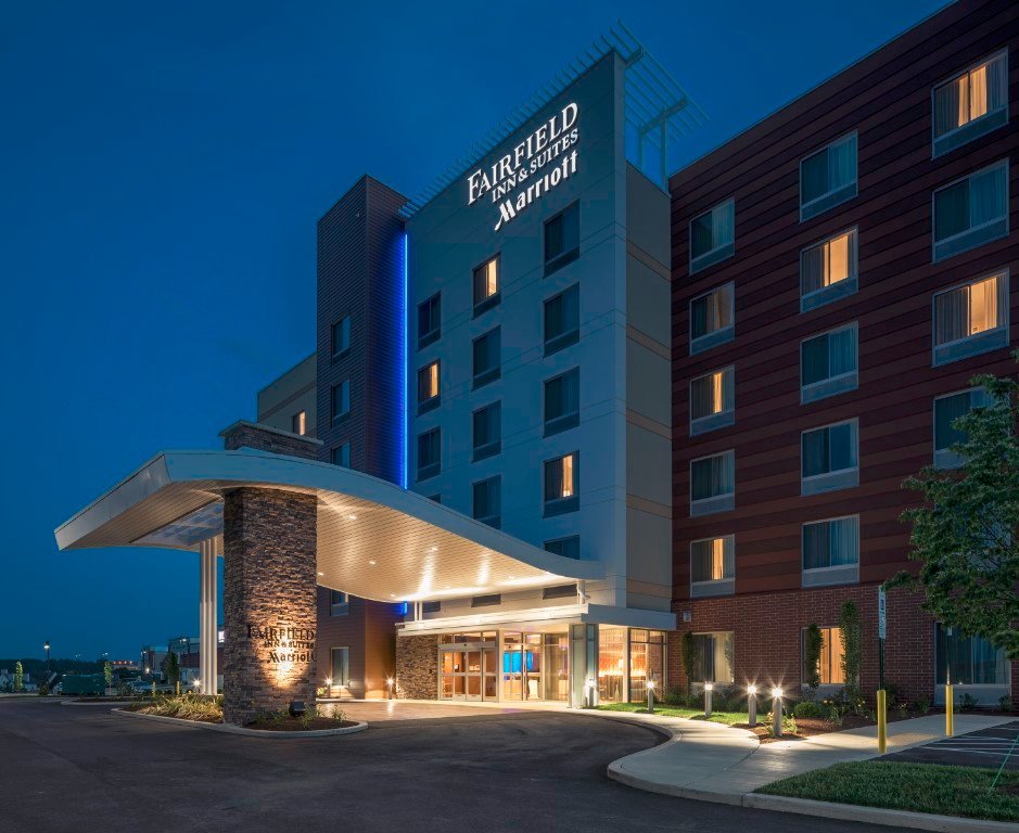 FAIRFIELD INN & SUITES PITTSBURGH NORTH/MCCANDLESS CROSSING $164 ...