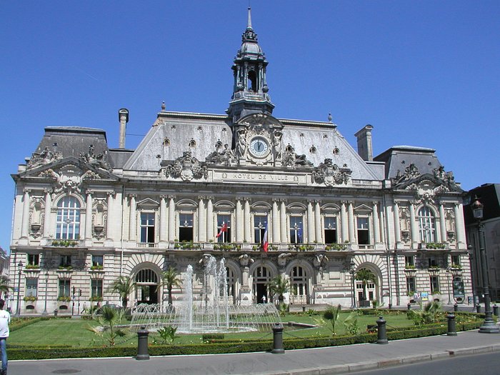 Town Hall, Tours