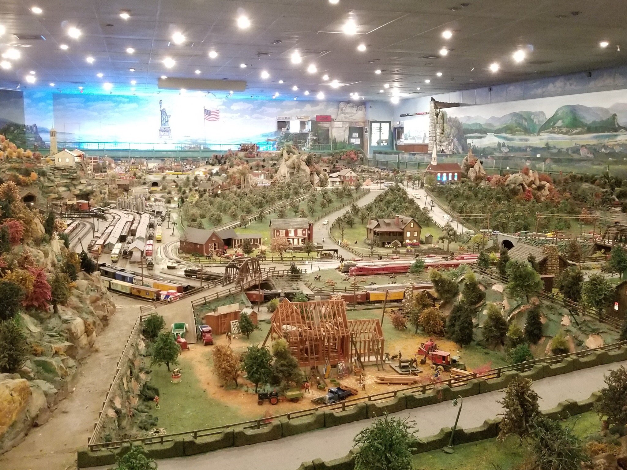 ROADSIDE AMERICA - All You Need to Know BEFORE You Go (with Photos)