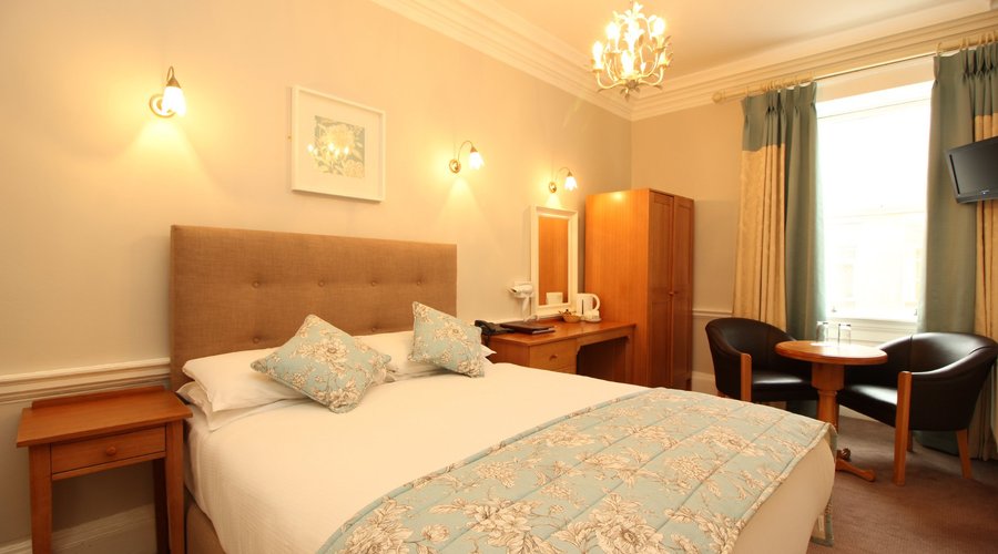 Double Bedroom with Georgian cornice