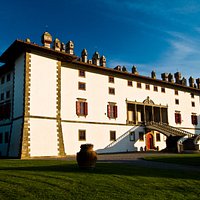 Villa Medicea La Ferdinanda (o villa dei cento camini)