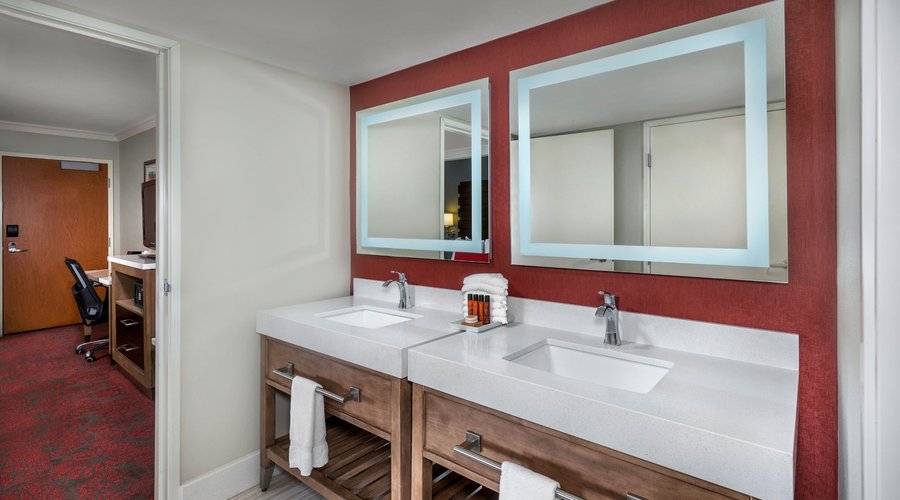 2 Bedrooma and 2 Bathroom Suite