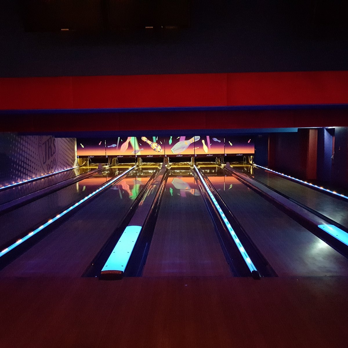Strikers Bowling Alley at Rossis Leisure (2025) - All You Need to Know