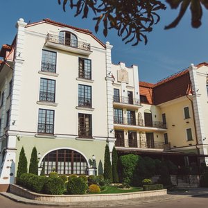 вид на отель со стороны террасы