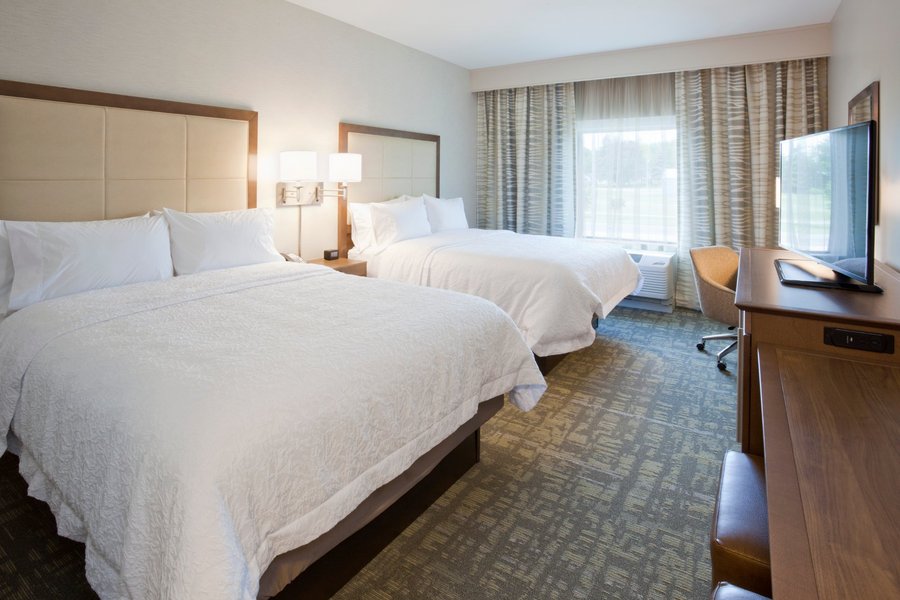 HAMPTON INN SPICER GREEN LAKE $112 ($̶1̶6̶4̶) - Prices & Hotel Reviews ...