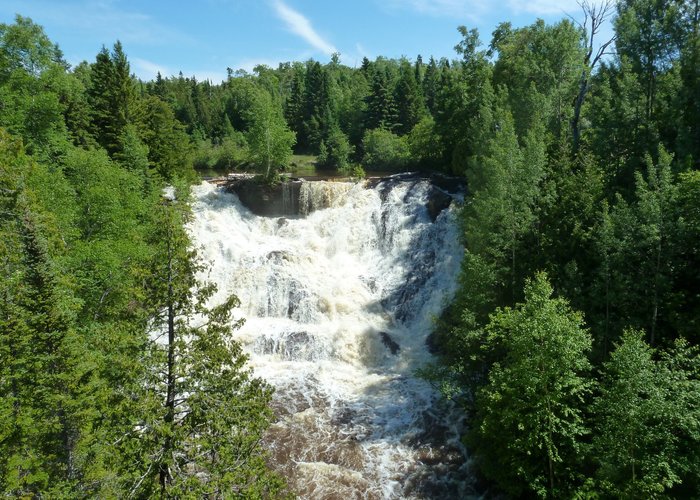 eagle river hotels near snowmobile trails