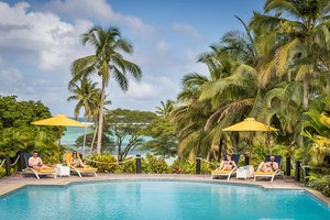 Pool & Beach