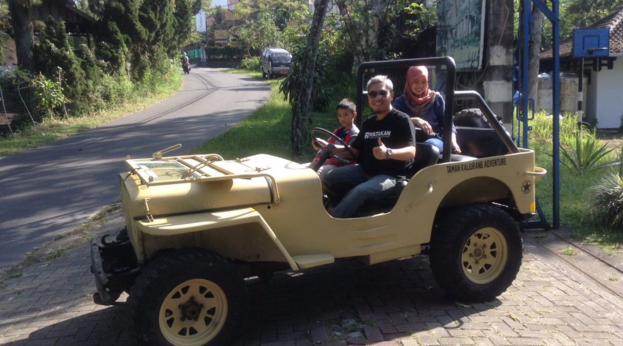 foto di depan fuji villa untuk naik jeep dijemput langsung depan kamar