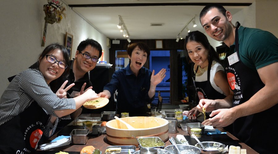 Junko & the guests from Thailand & Ireland, Cooking Rolled Sushi & Millfeuilles Sushi ! 