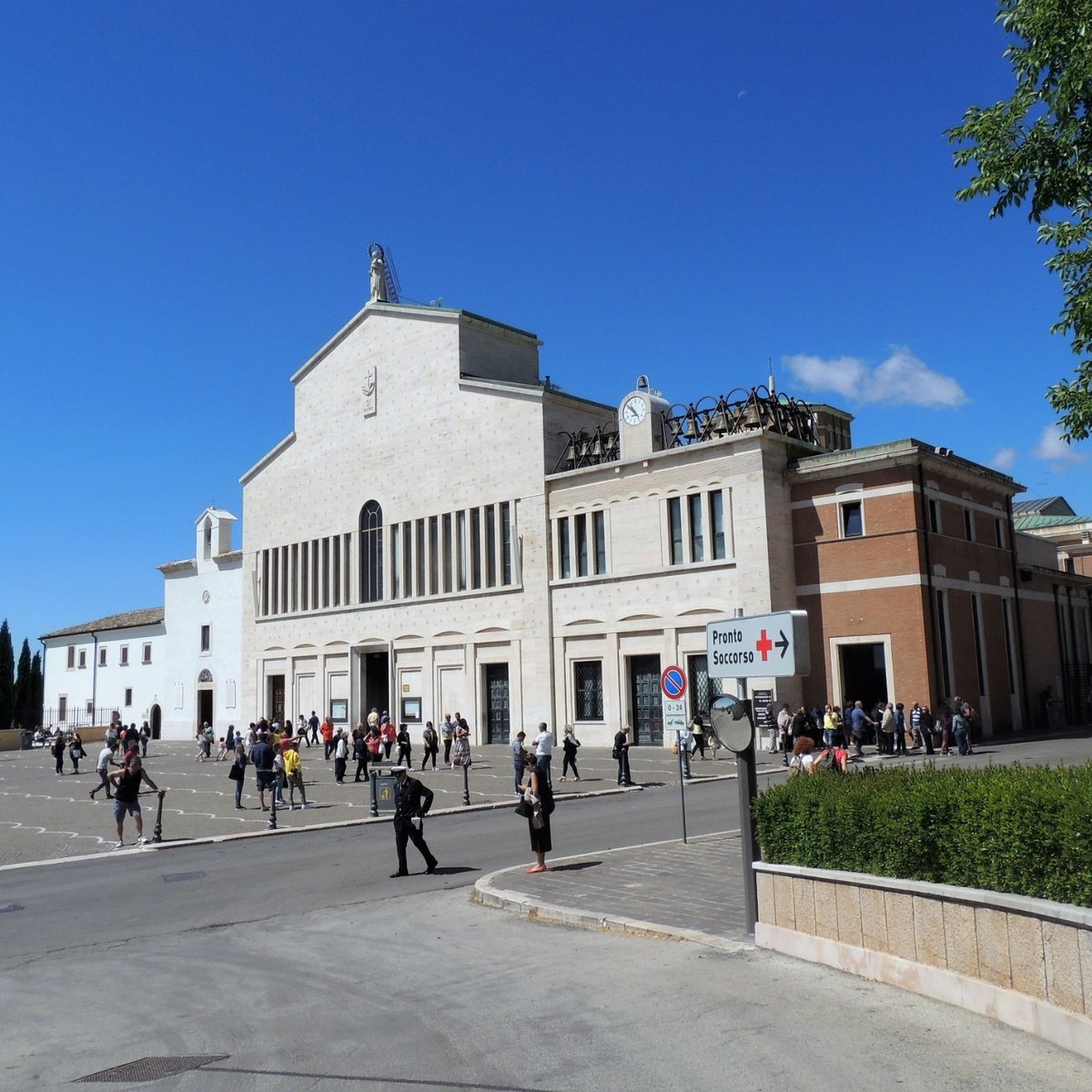 Actualizar 119+ imagen santuario padre pio italia