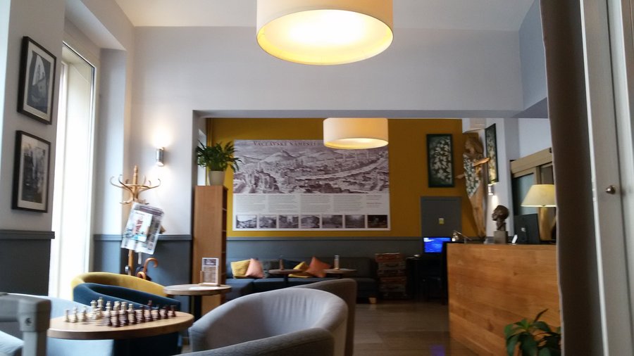 Hall hotel