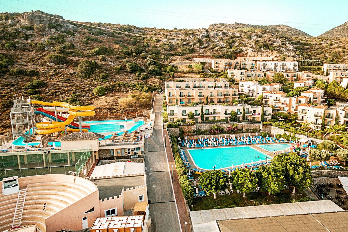 The Village Resort and Waterpark, hotel in Kreta