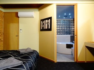 Room & Suite