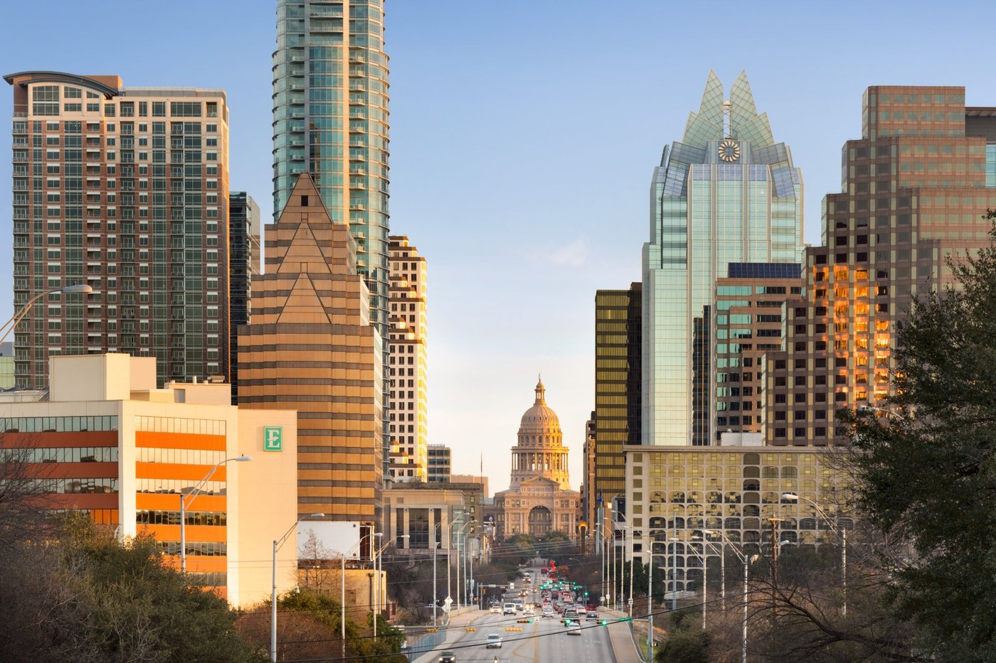 Embassy Suites by Hilton Austin Downtown South Congress Parking ...