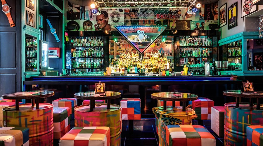 interior - main bar