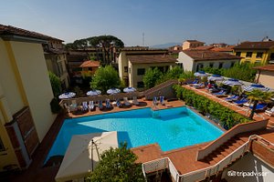 Grand Hotel Francia & Quirinale in Montecatini Terme, image may contain: Villa, Pool, Resort, Hotel