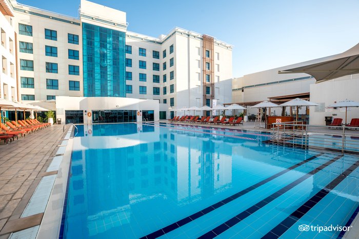 Hili Rayhaan by Rotana Pool Pictures & Reviews - Tripadvisor