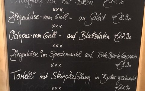 Tagesempfehlungen außerdem noch Dorade und Lachsfilet je vom Grill an diesem Tag